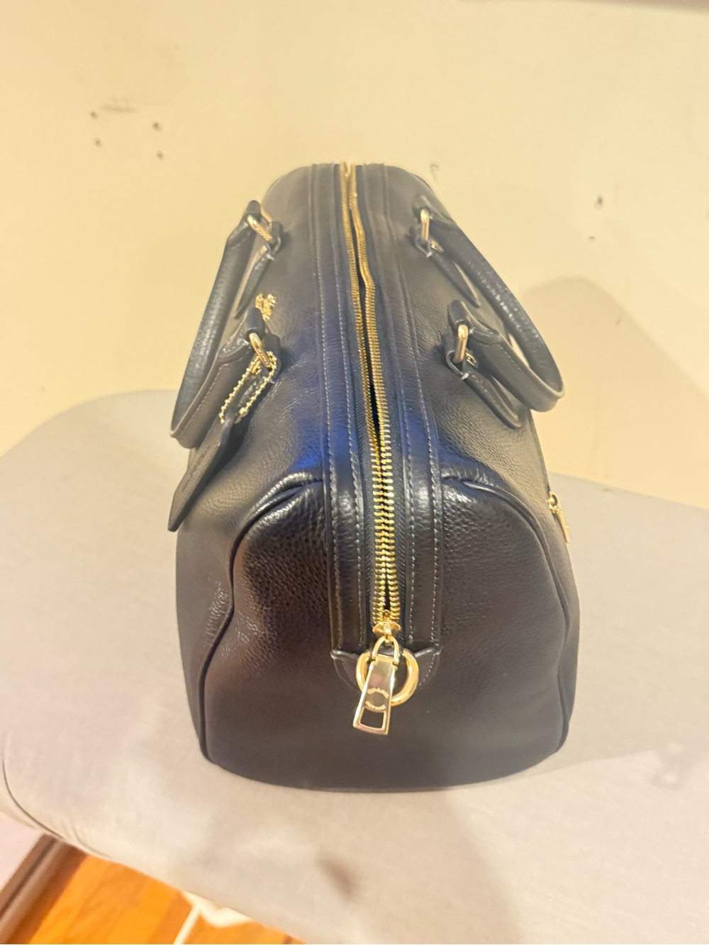 COACH Large Black Rowan Pebbled Leather Dome Satchel with Gold Hardware - Picture 3 of 4
